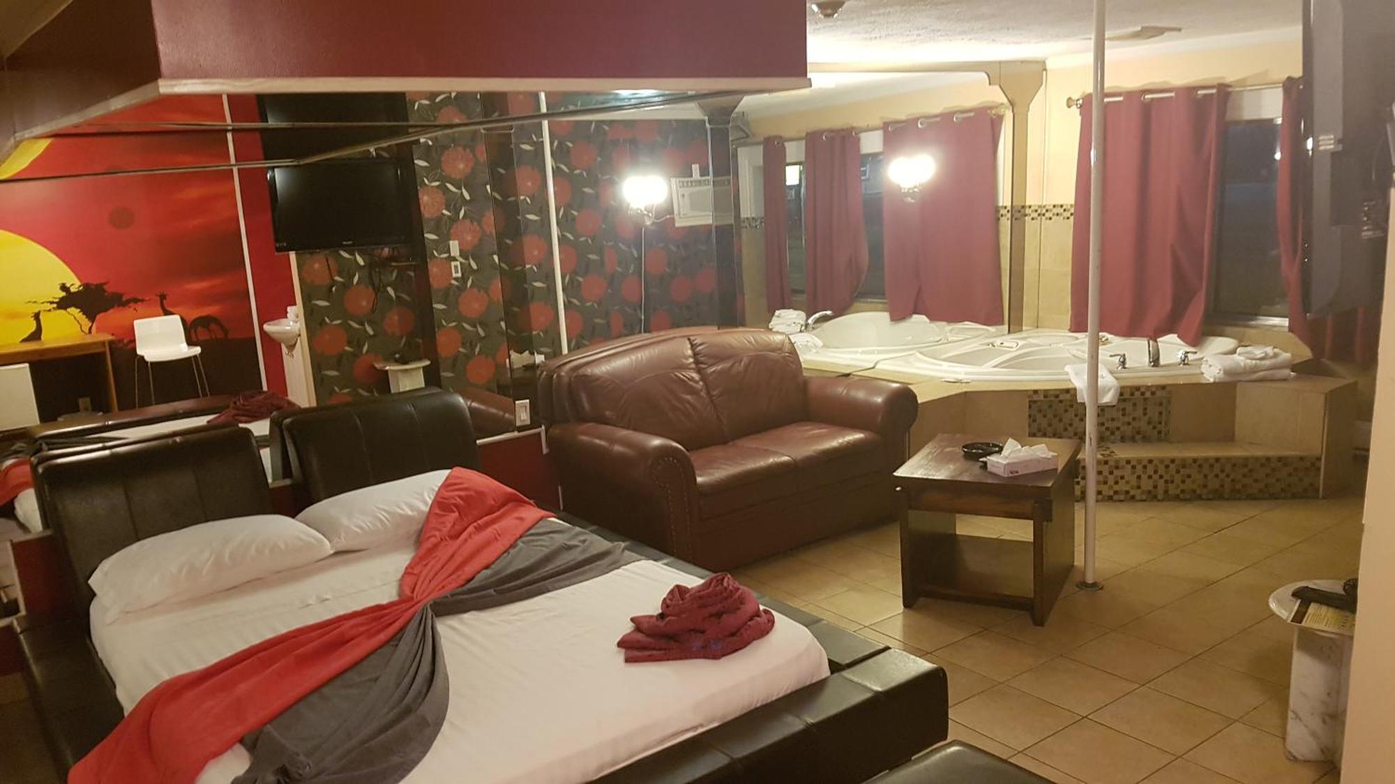 Chomedey Inn Лавал Екстериор снимка